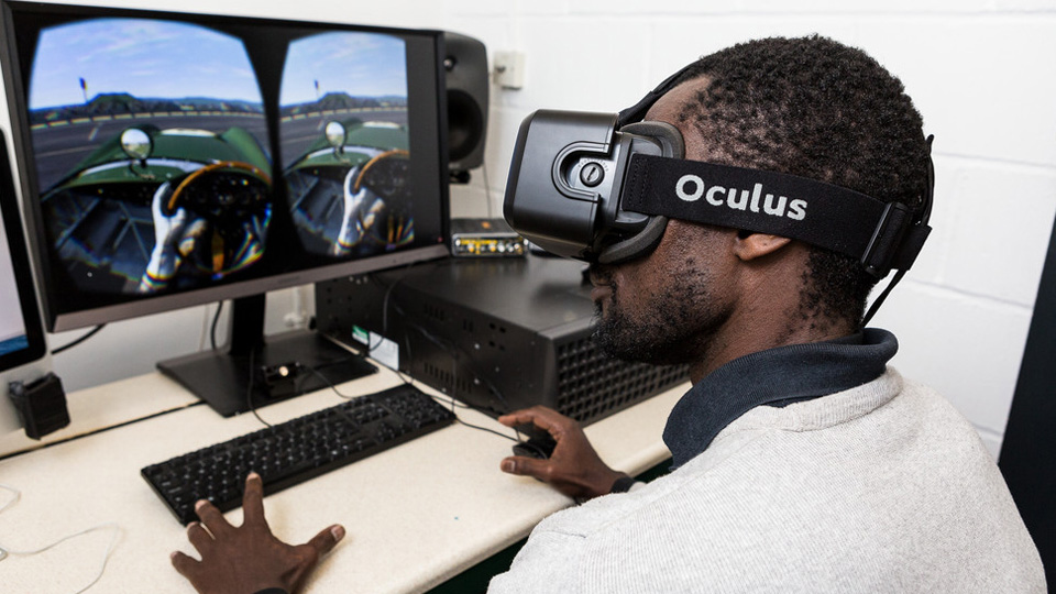 A occulus headset and workstation